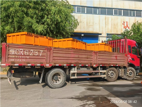 善車峪客戶訂購12臺側卸式礦車陸續發(fā)貨